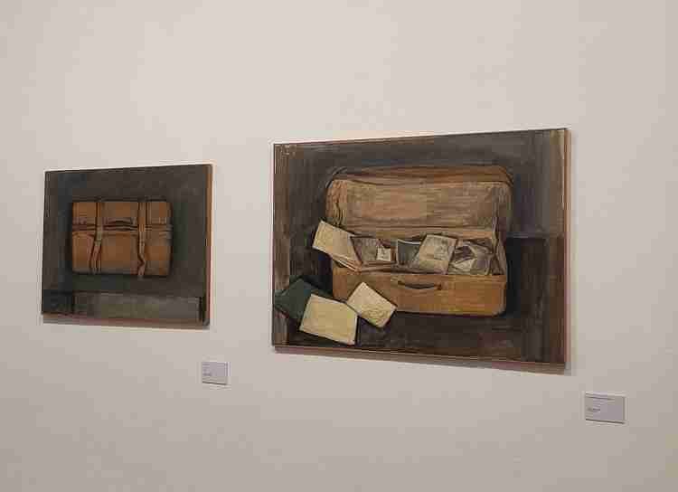 Exilios. Linda Kohen en el Museo Blanes. A cincuenta años de la dictadura militar, nos propusimos exponer la obra de Linda Kohen en el Museo Blanes, motivados por tres razones: su arte, sus exilios y su condición de mujer artista.