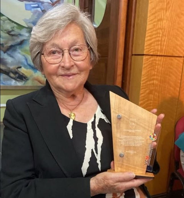 Alicia Tapia Villar. Profesora Normalista y Gestora Cultural. Propietaria y Coordinadora de La Casona Solariega y la Biblioteca Popular Julio Tapia